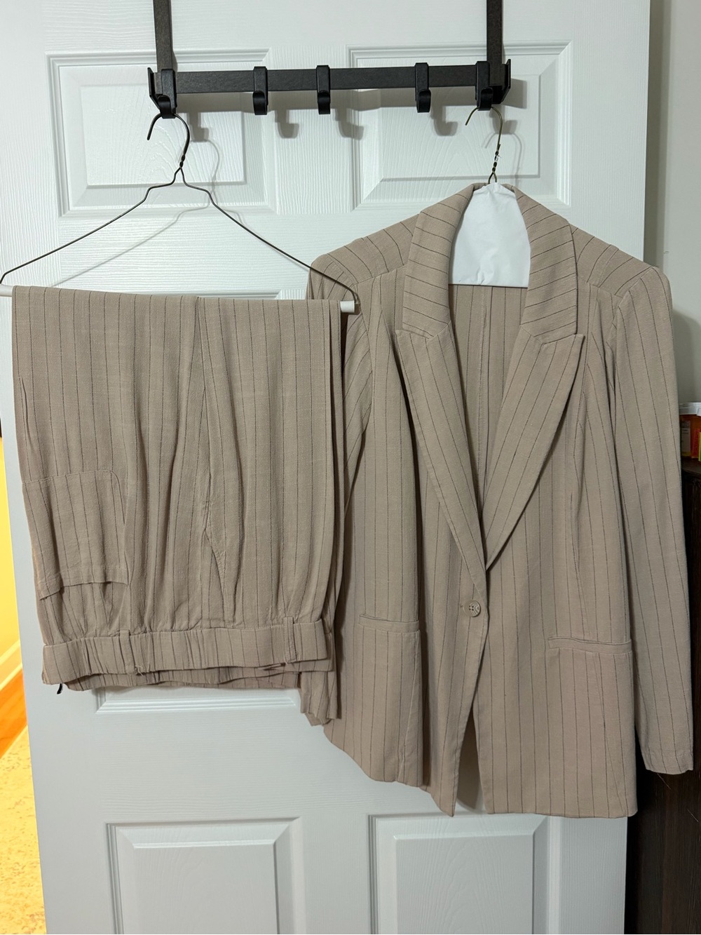 Mushroom pinstripe linen blend suit ~ Torrid women’s 18 and size 2
